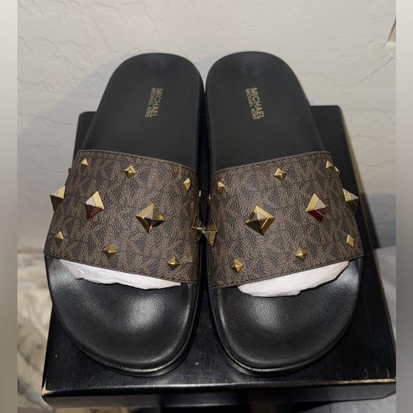 Michael Kors Tyra Slides - Picture 2 of 7